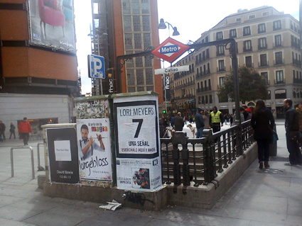 Pegada de carteles en exteriores, cualquier tamaño