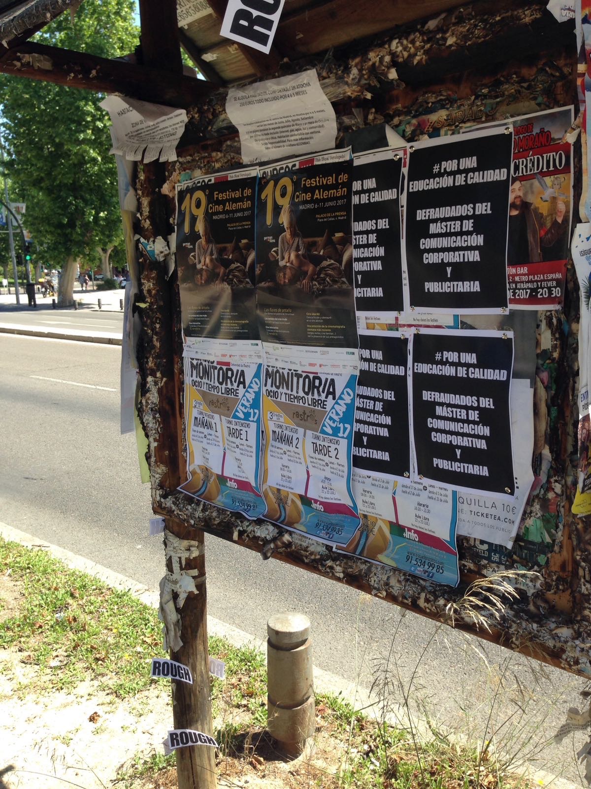 Pegada de carteles en interiores y acceso auniversidades. Madrid, Valencia, Barcelona. Toda España